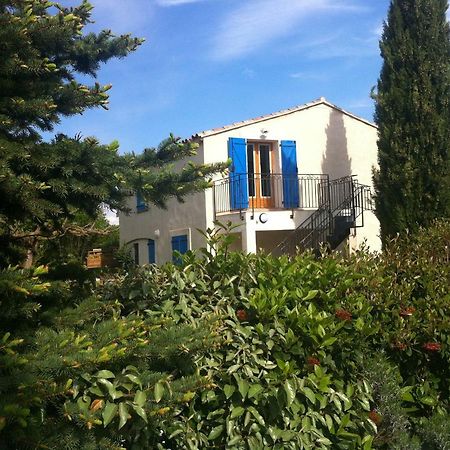 Gite Les Volets Bleus Venelles Bagian luar foto