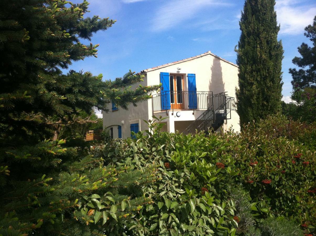 Gite Les Volets Bleus Venelles Bagian luar foto